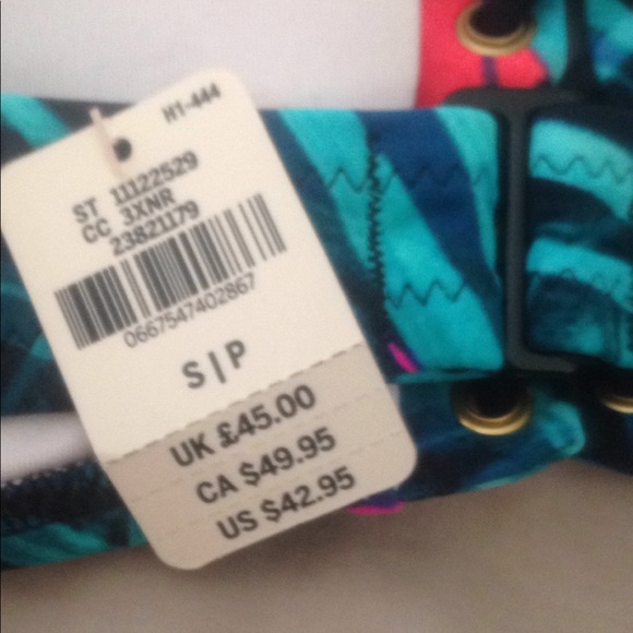 *SOLD NWT VS Pink bikini top - Picture 4 of 5